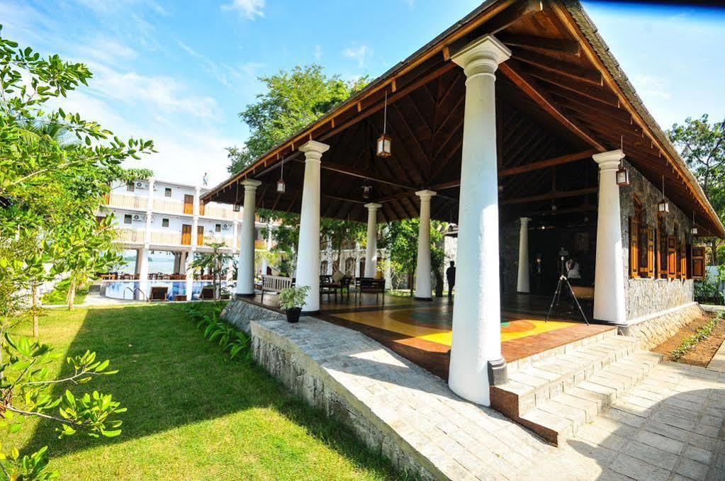 Oga Reach Hotel Tissamaharama Exterior foto