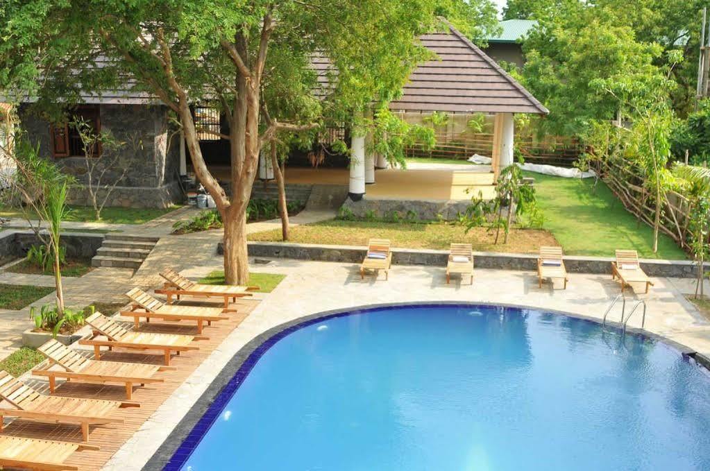 Oga Reach Hotel Tissamaharama Exterior foto